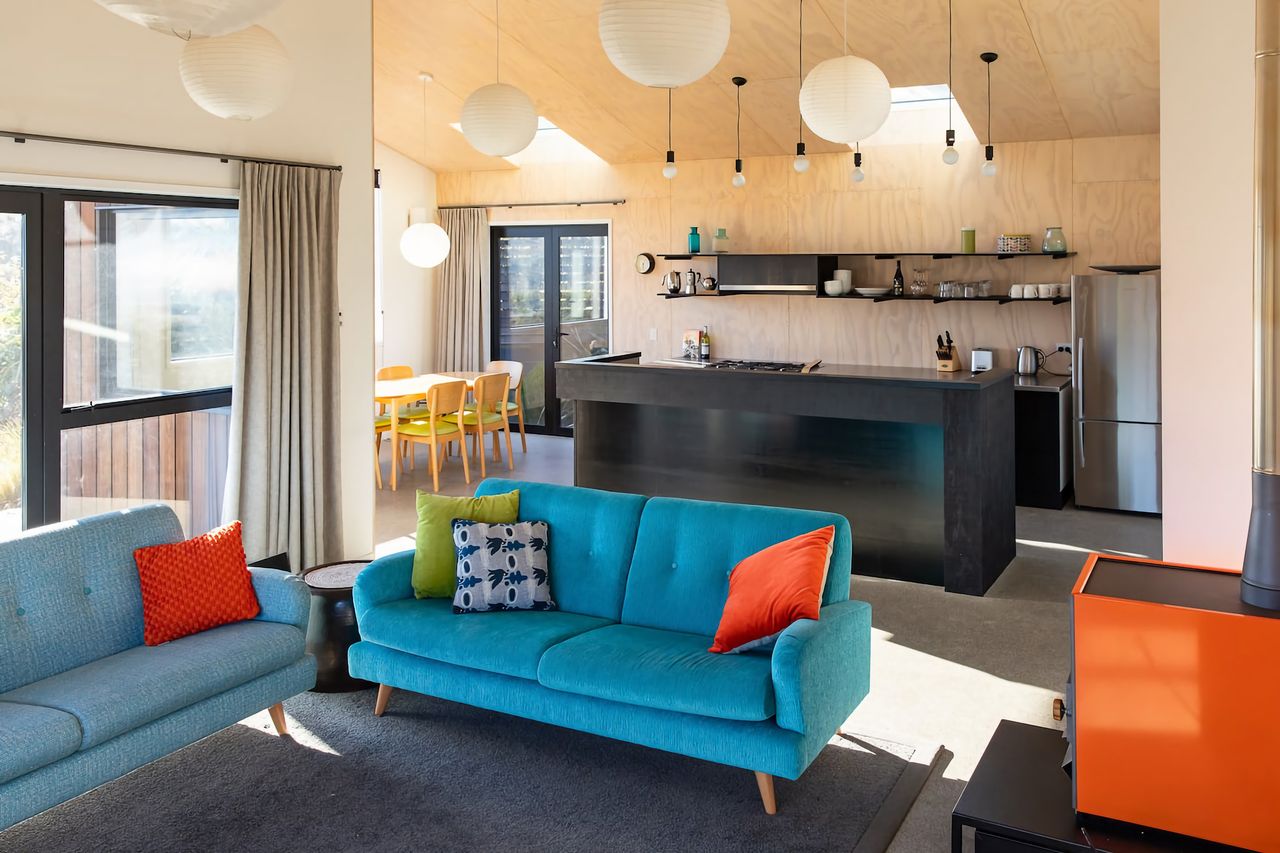 Open plan living & kitchen area