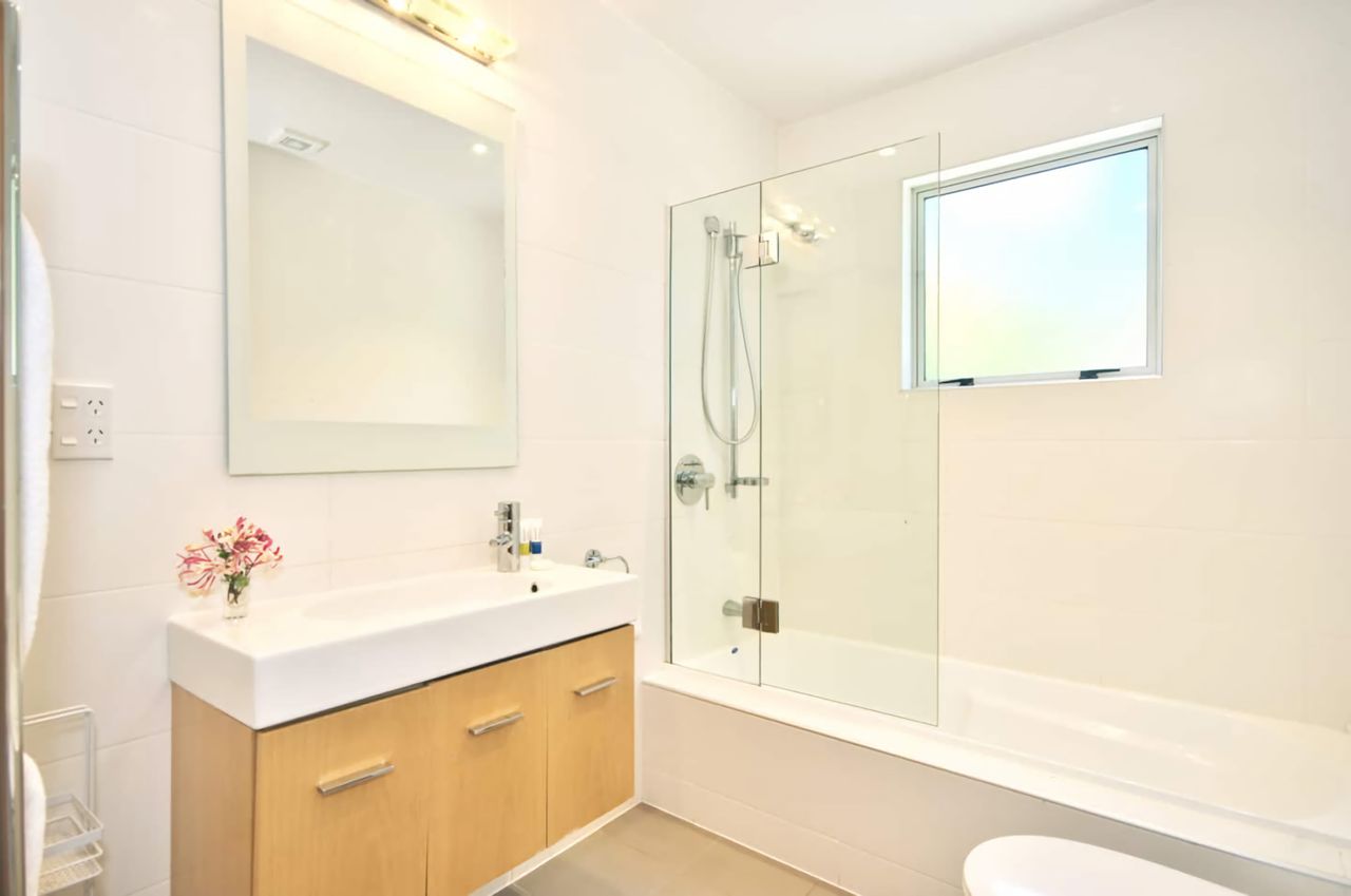 Main bathroom upstairs