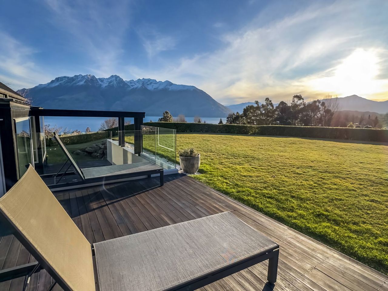 Relaxing winter sunset views