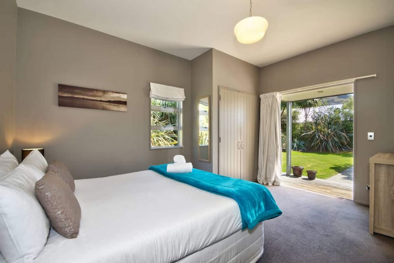 Bed 3 with Ensuite (can be 2 singles or 1 King) - shown here as a King