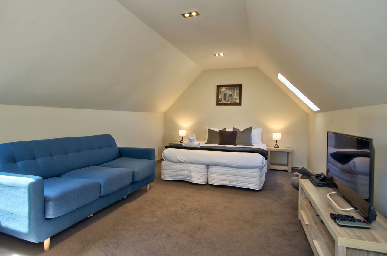 Bedroom 4 (upstairs) - can be 2 singles or 1 King (Pictured here as King)
TV has a playstation.