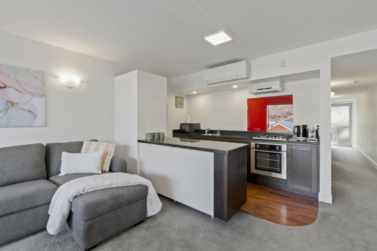 Fully equipped kitchen with dishwasher