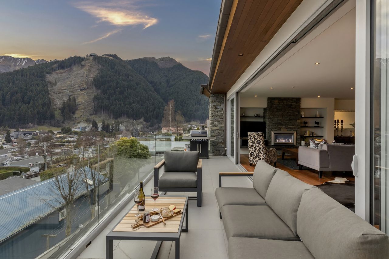 Main baloncy area with BBQ