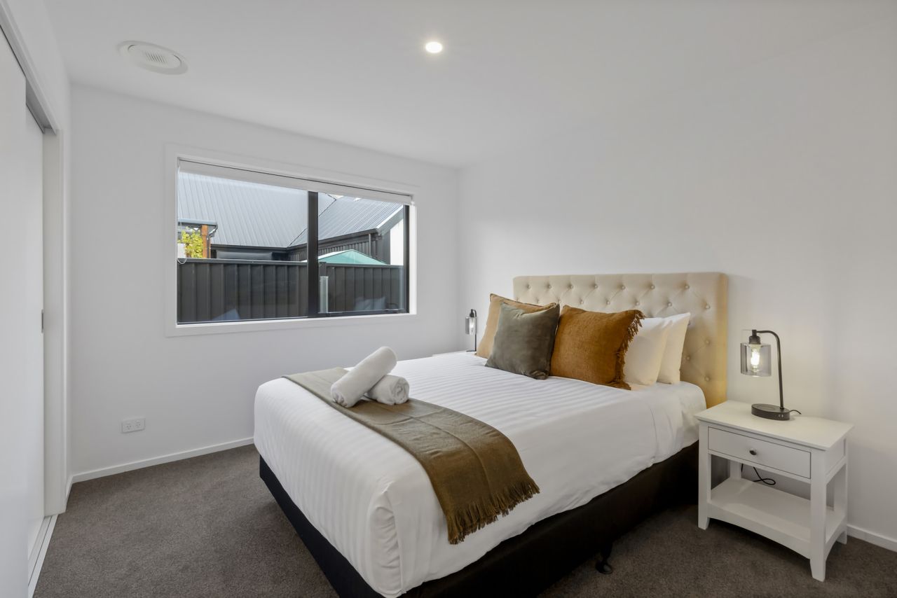 Bedroom 3 with Queen bed