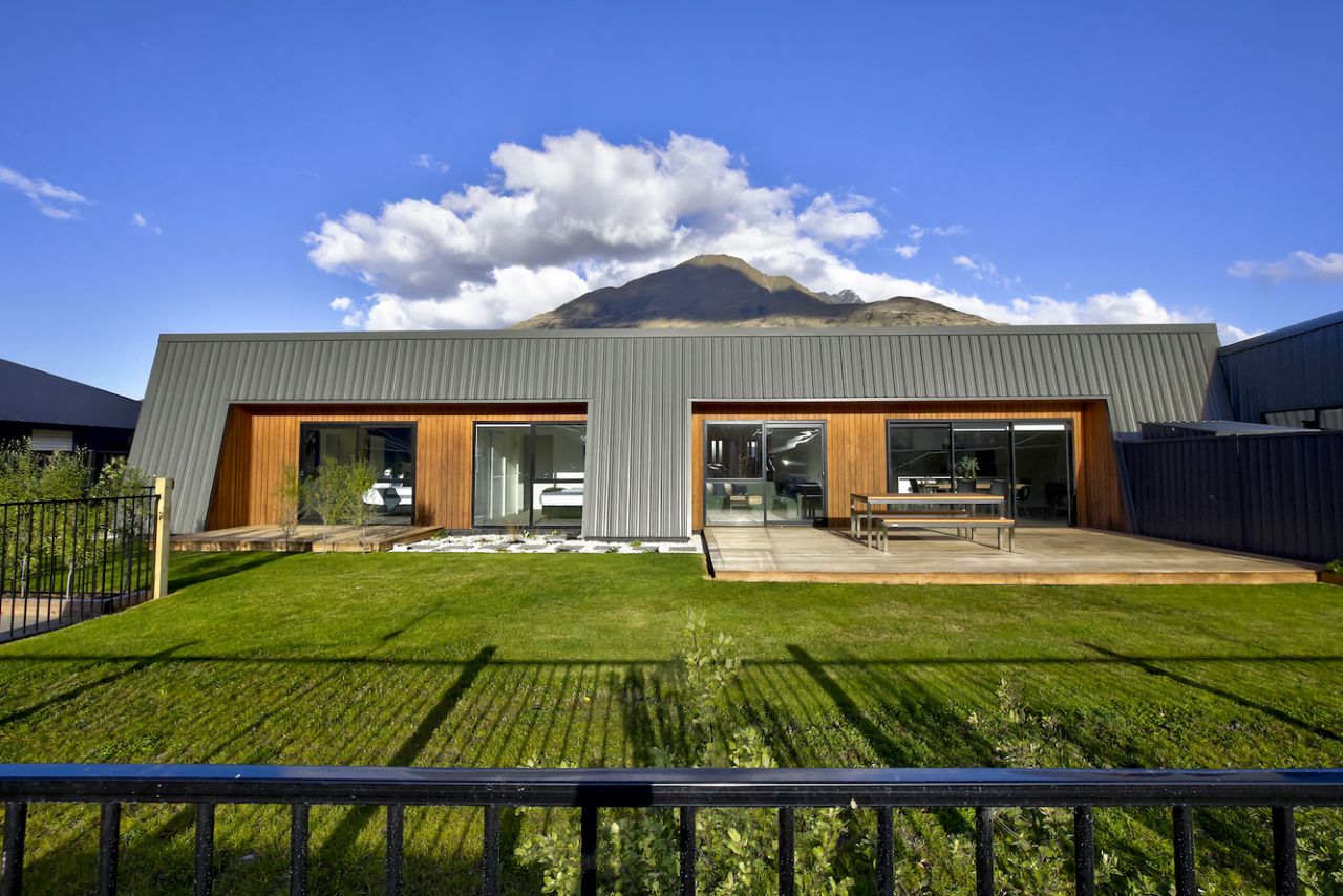Fully fenced yard for the kids
