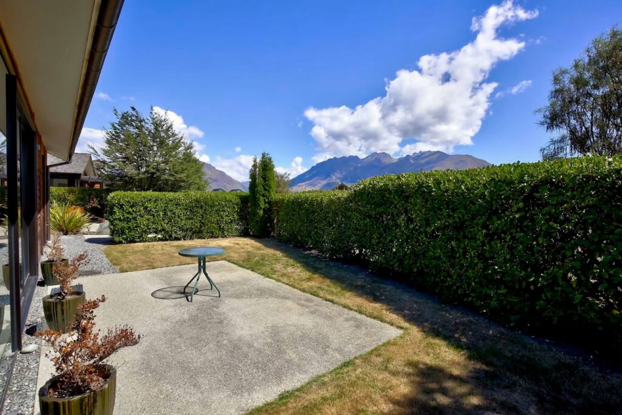 2nd private patio area