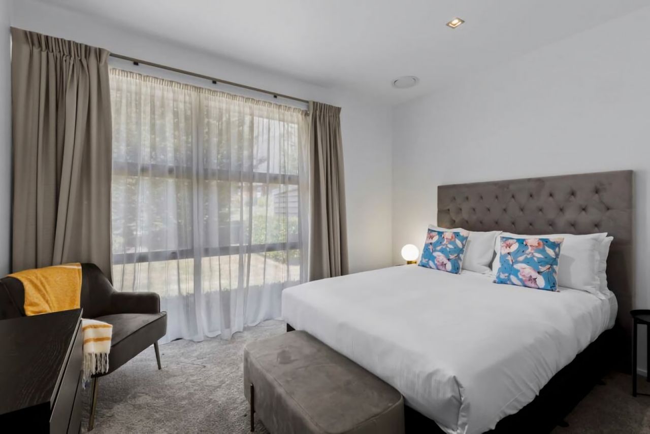 Bedroom 2 - Queen room