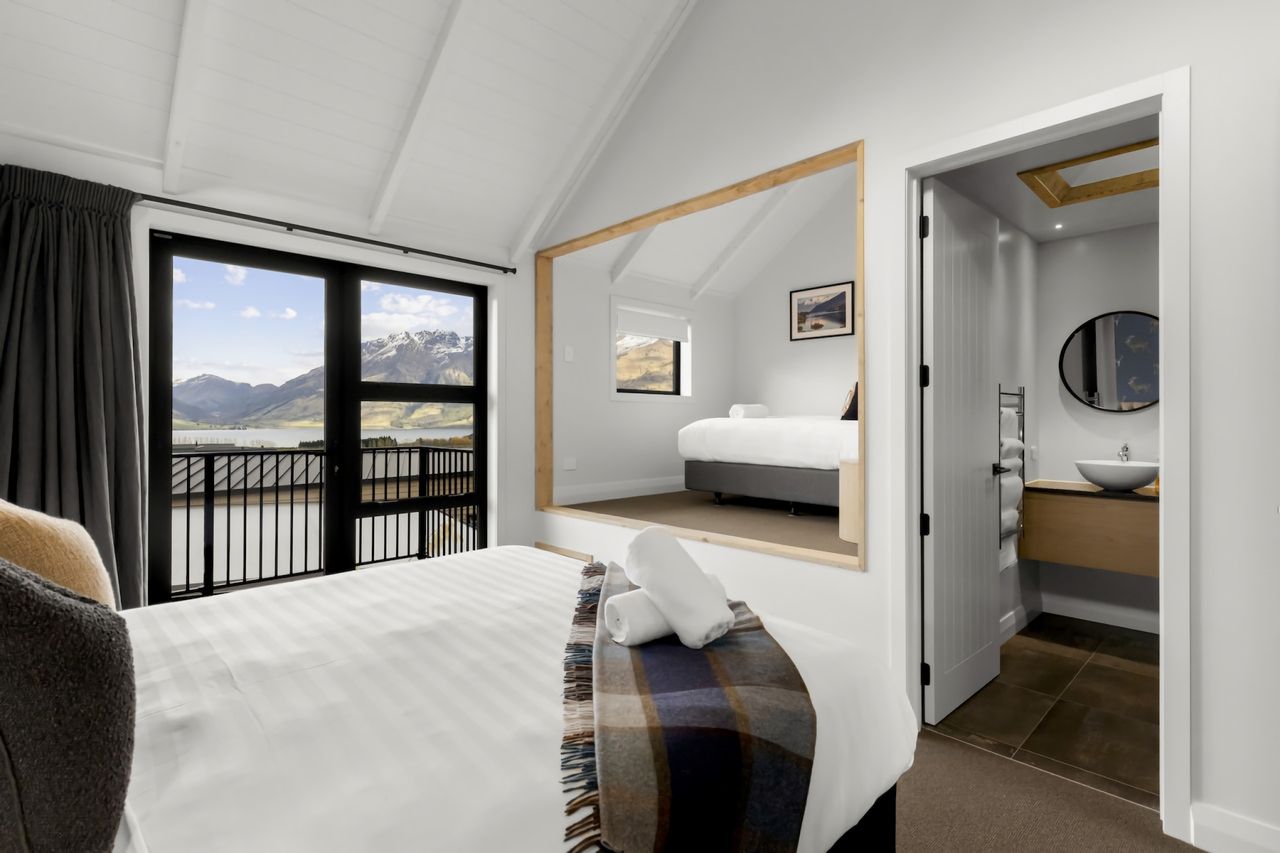 Bedroom 4 - king and single