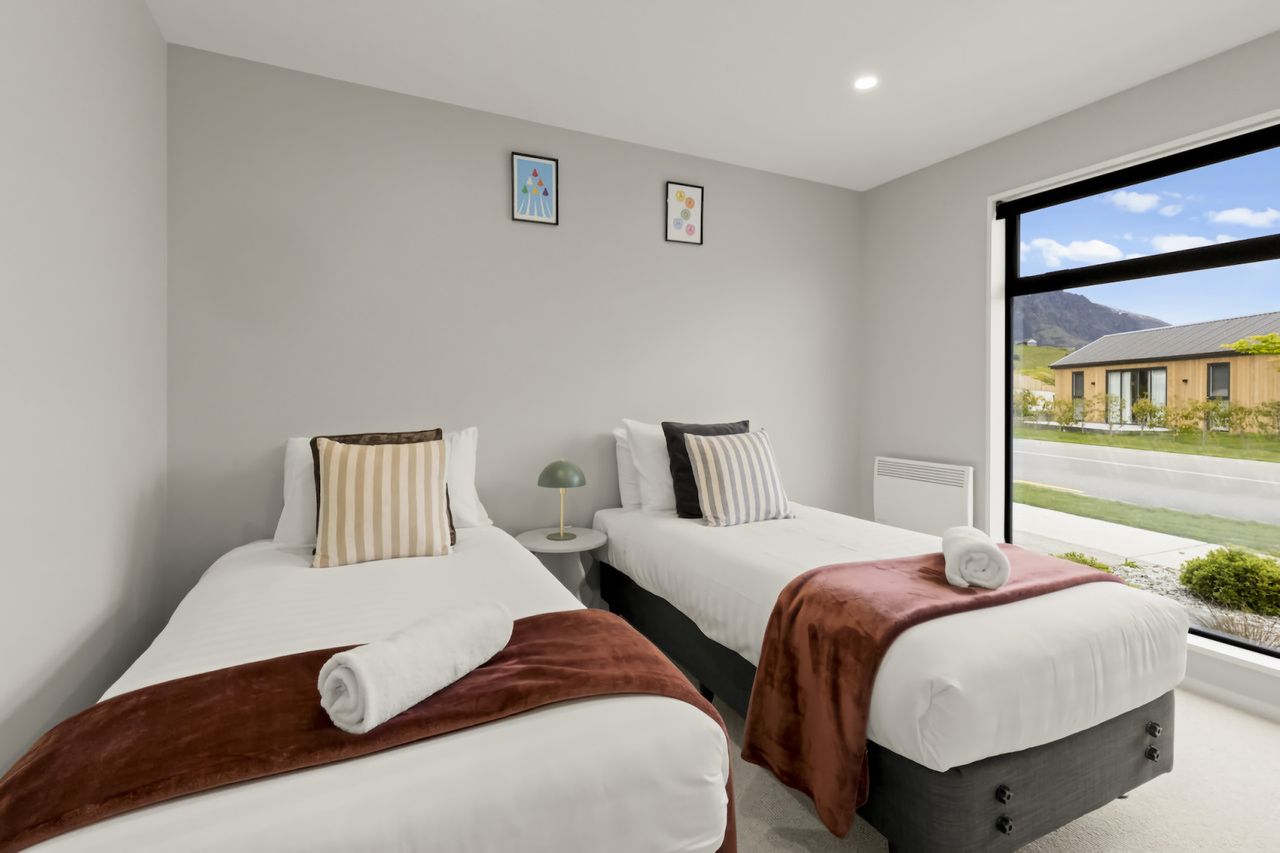 Bedroom 3 - twin room