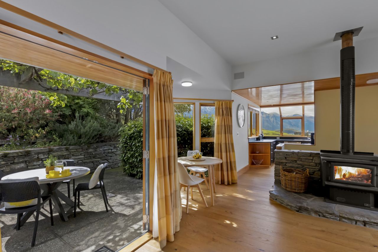Kitchen breakfast nook and woodburner