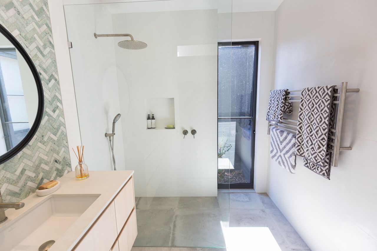 Honeysuckle House Photo 13