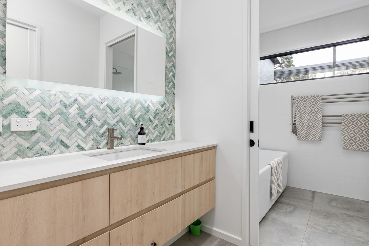 Honeysuckle House Photo 12