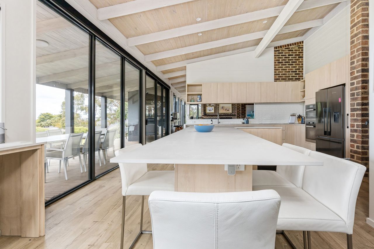 Honeysuckle House Photo 11