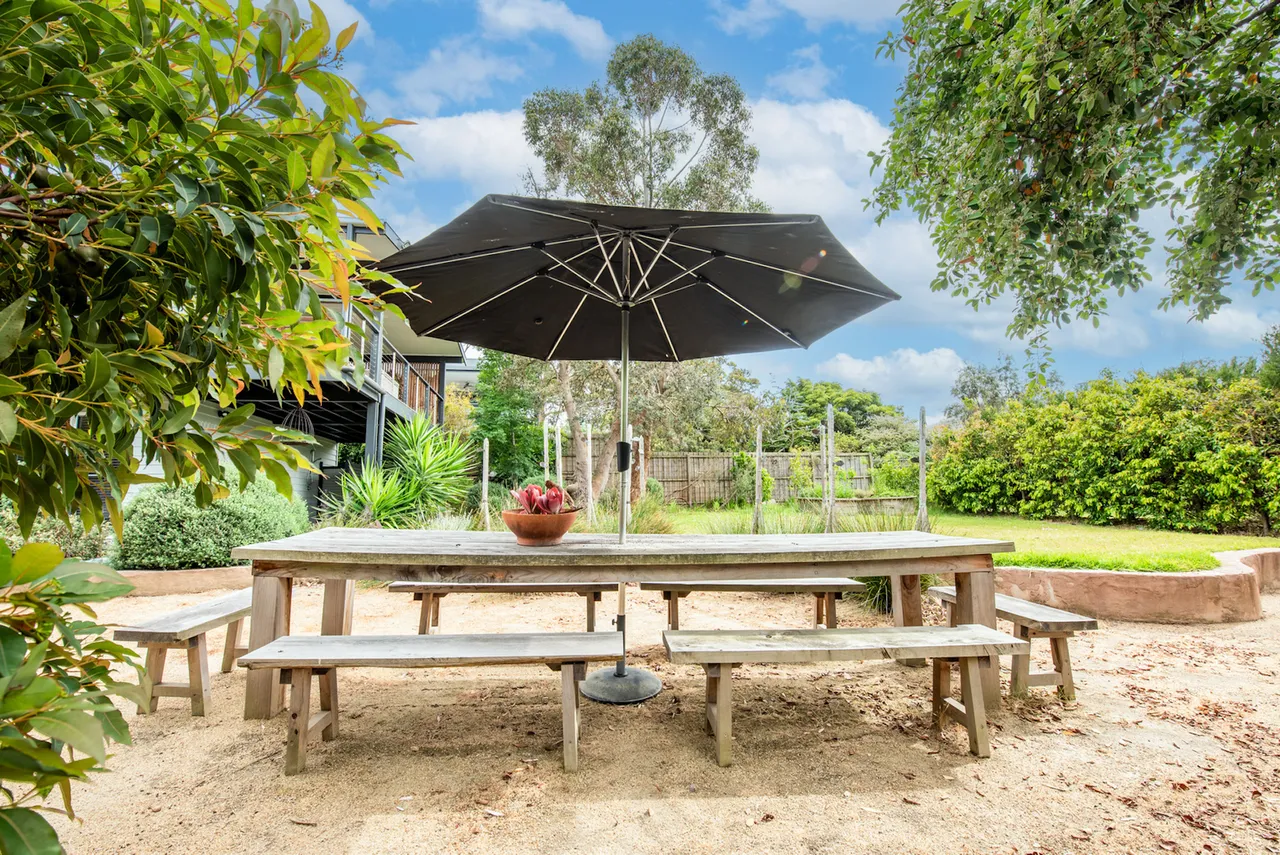 Evans Beach Retreat Photo 30