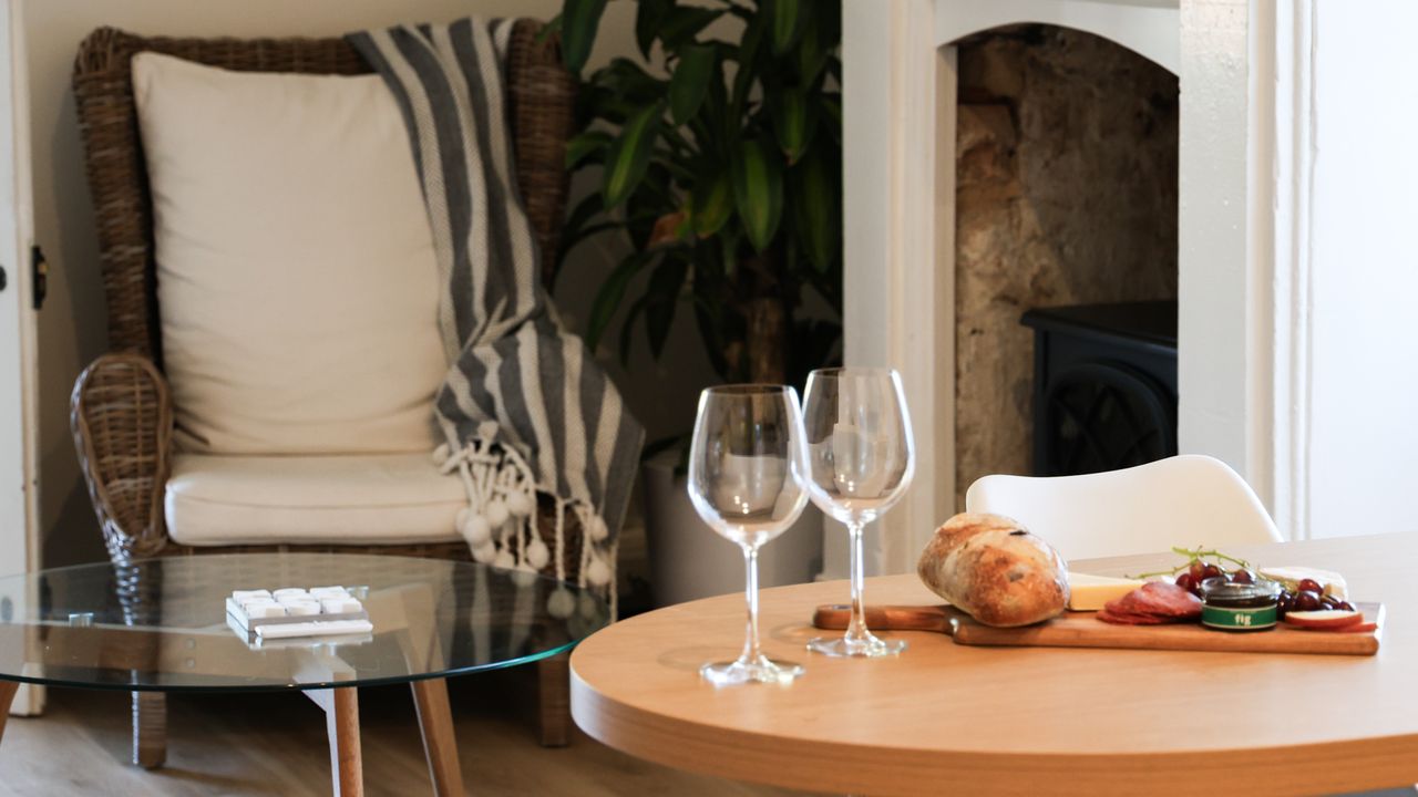 Clements Cottage on Main St. BARE bnb by Bare Body Beauty co.