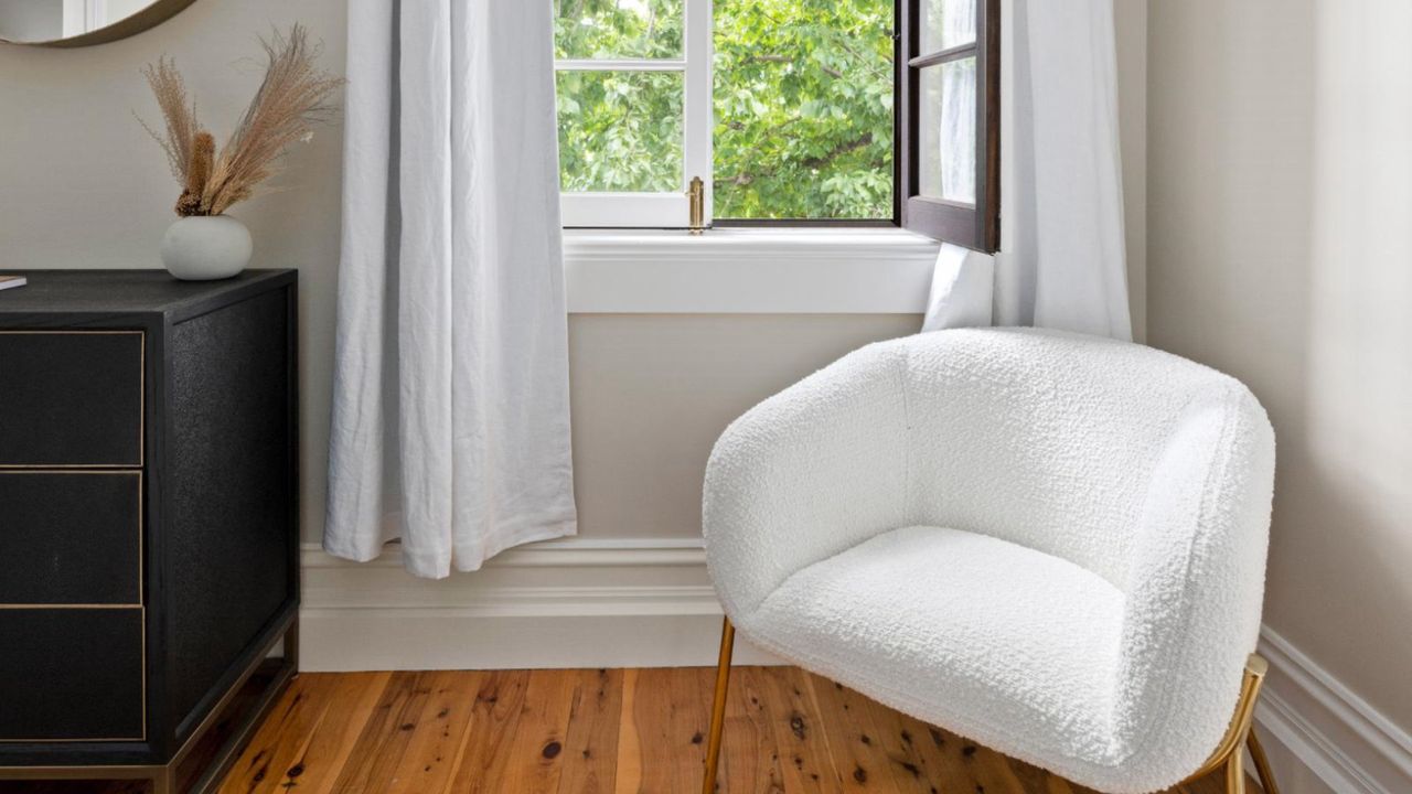 A seating area in the King bedroom