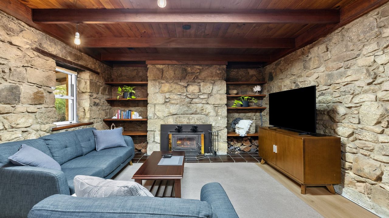 Lounge with fire place