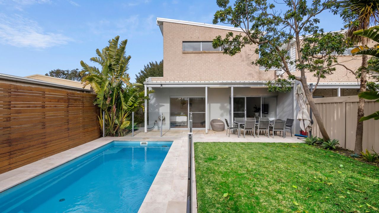 Anderson Pool Premium