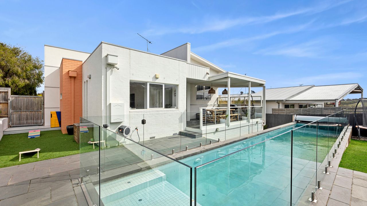 Beach Road Pool Escape