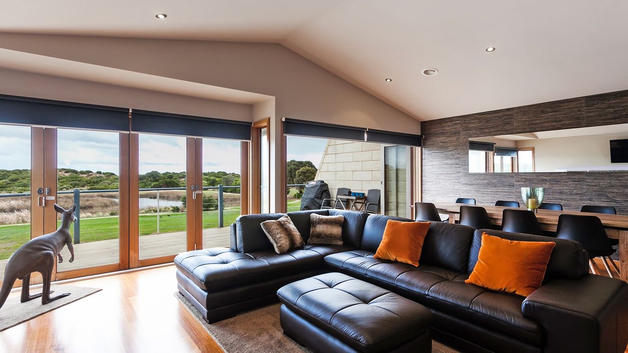 Esplanade Frontage 219a | Sea Views Steps to the beach