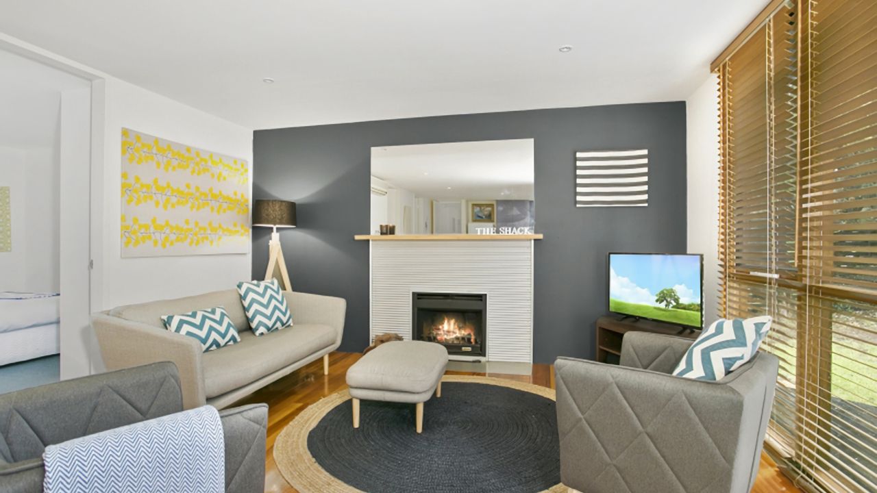 Waves at Back Beach 1