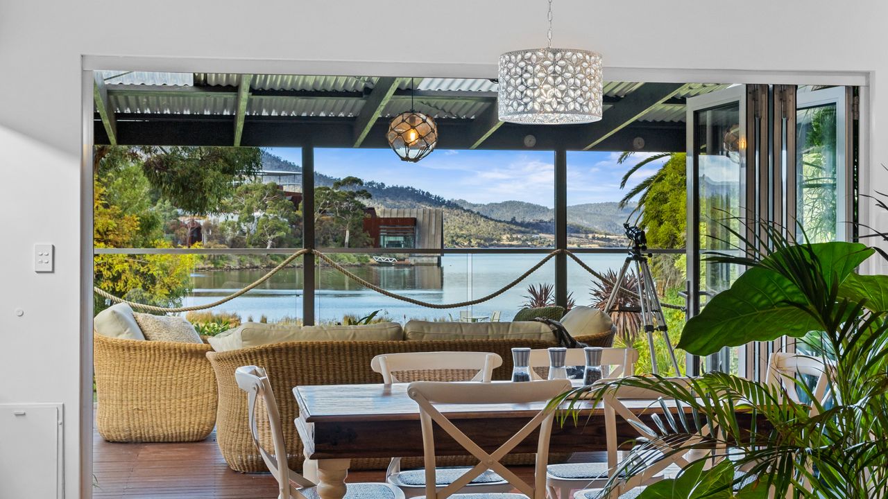 Stunning views to the river, garden and MONA 