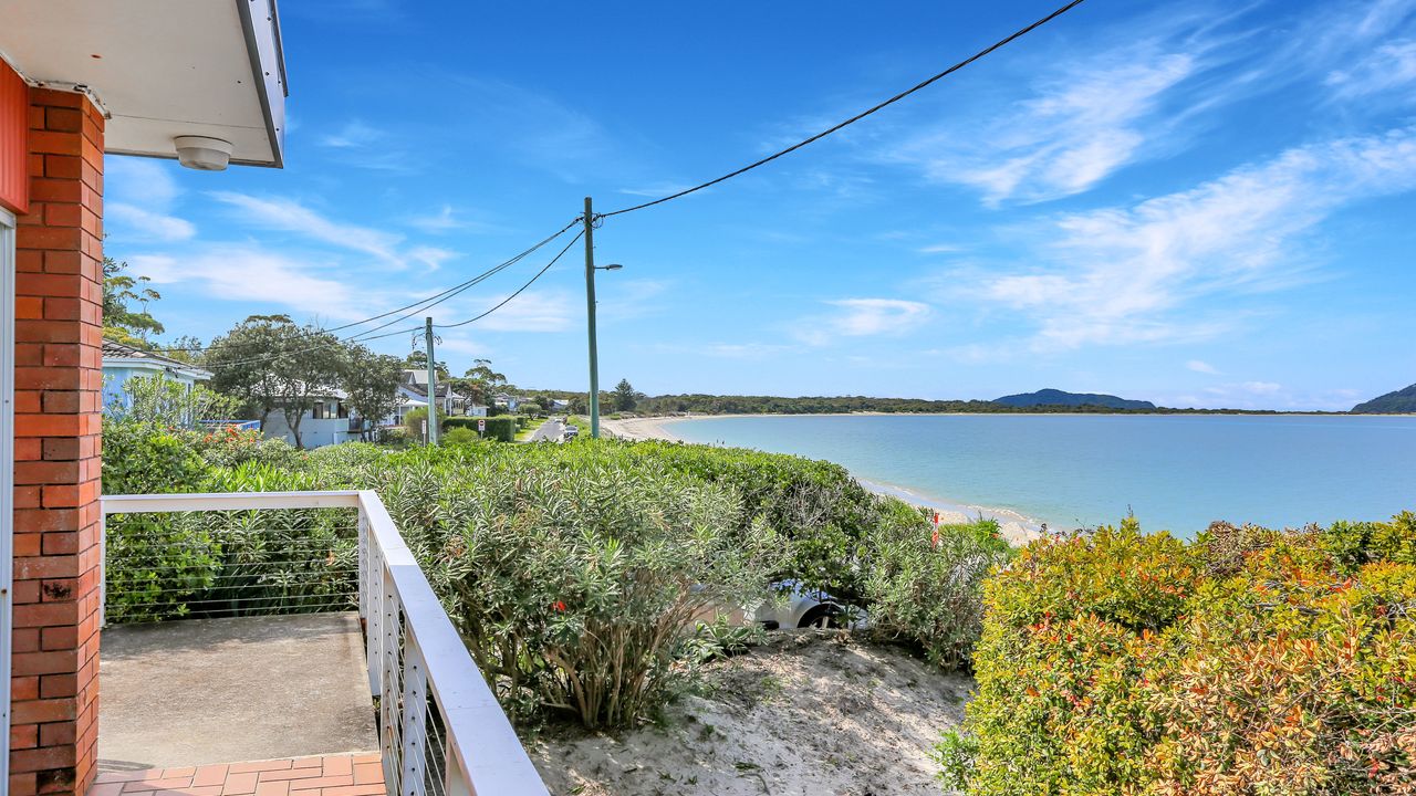 Jimmys Beach Waterfront