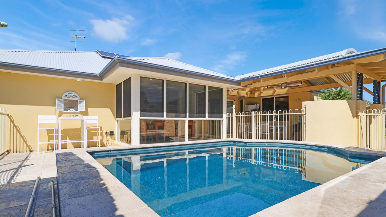 Salt Gardens – Private Pool & Tea Gardens Retreat