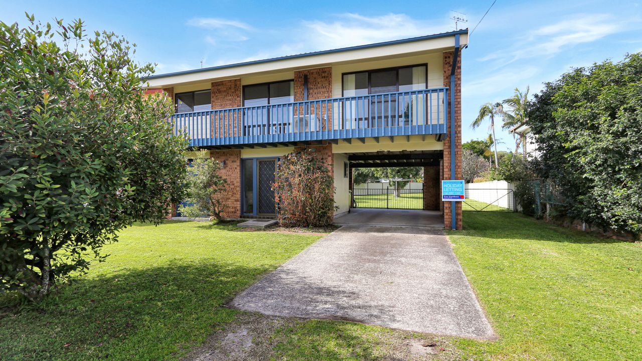 Pet Friendly on Pelican –  Close to Myall River