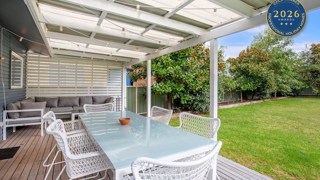 Fantastic deck with outdoor lounge and dining overlooking fully fenced pet friendly garden