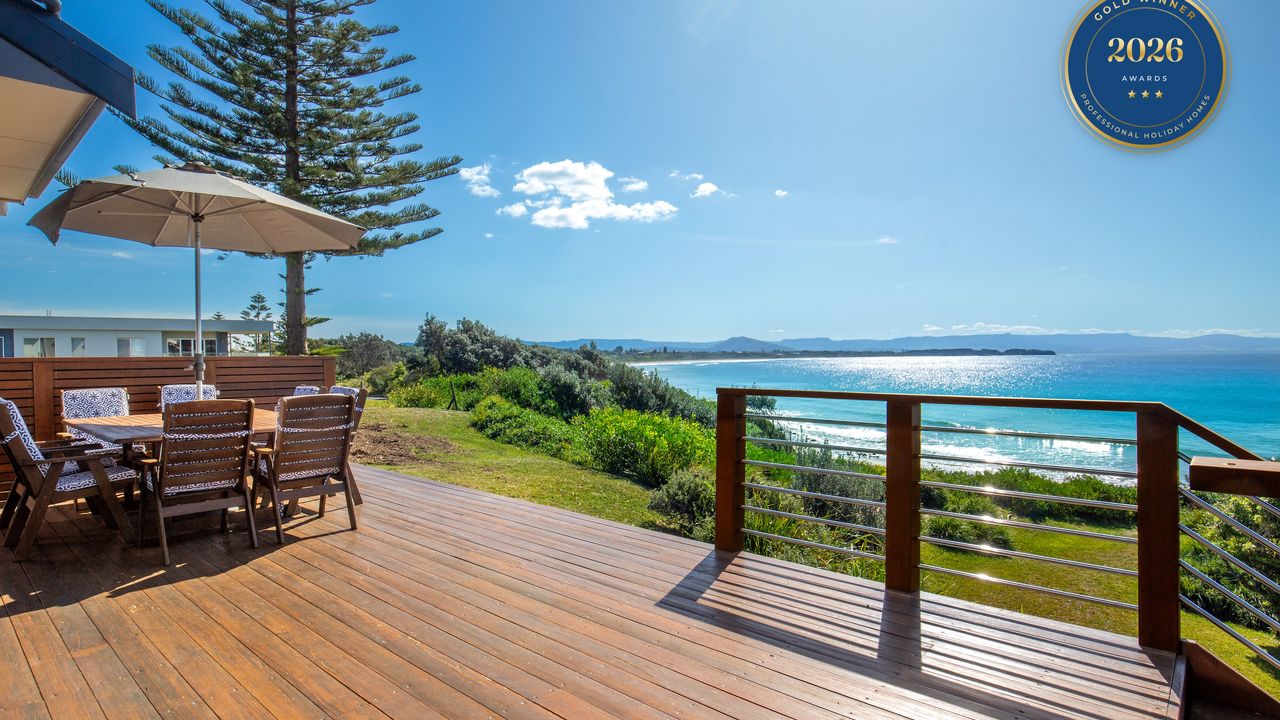 Eclipse – Absolute Beachfront with Stunning Views