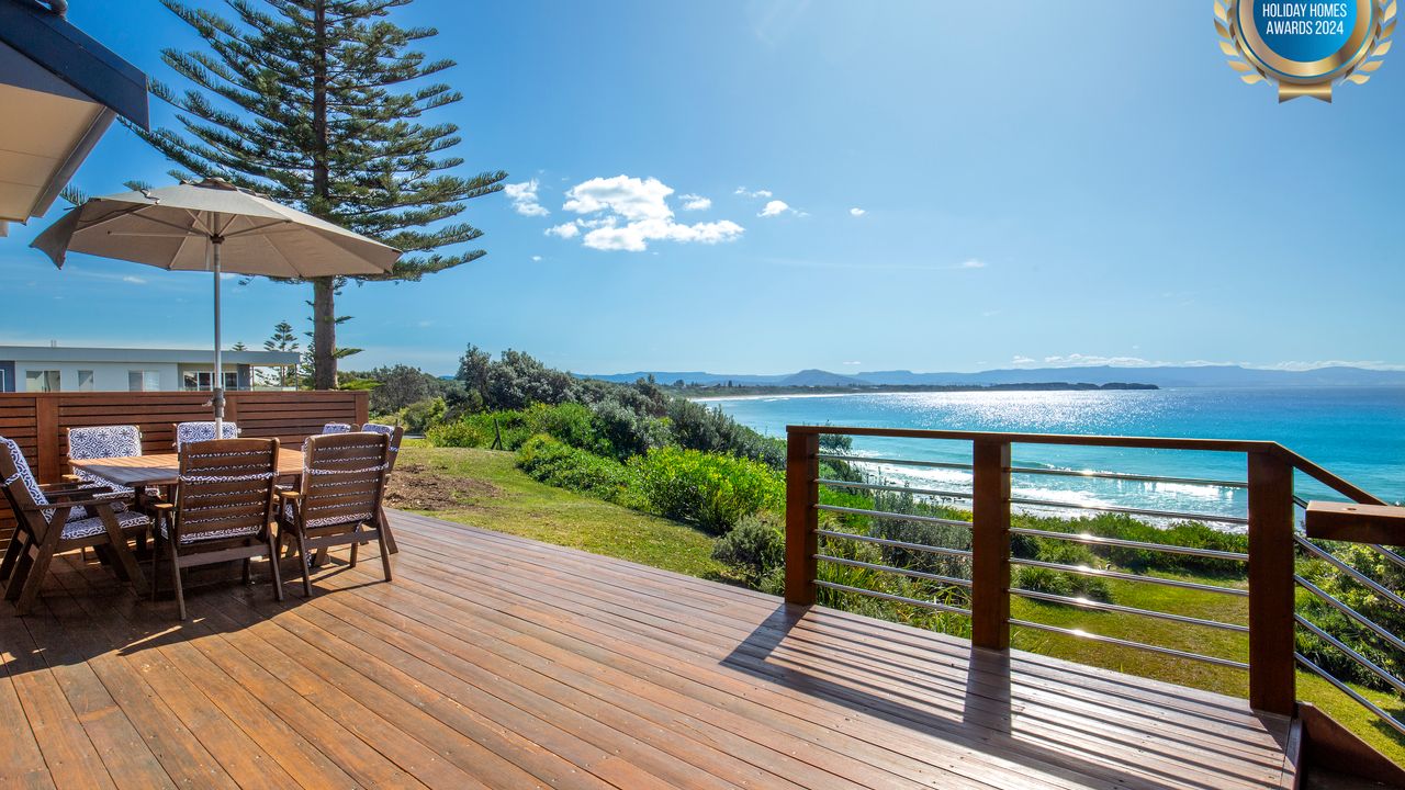 Eclipse – Absolute Beachfront with Stunning Views