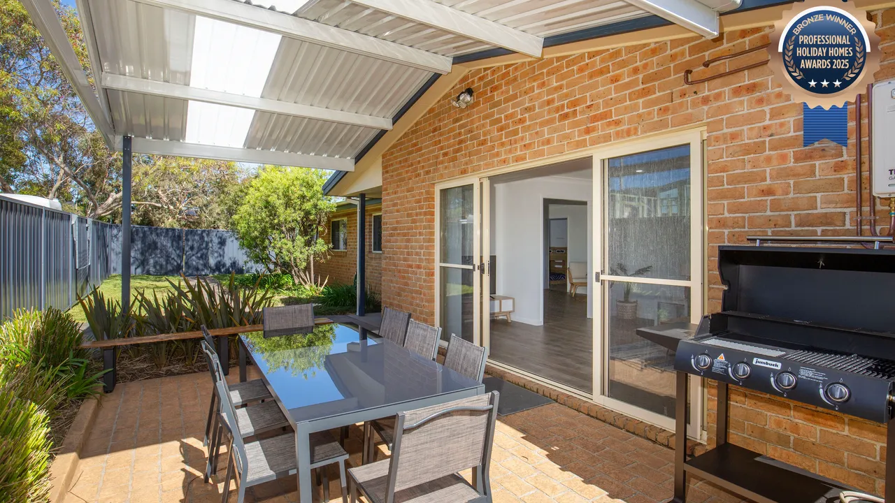 Coastal Capers – Pet Friendly – 10 Mins Walk to Beach