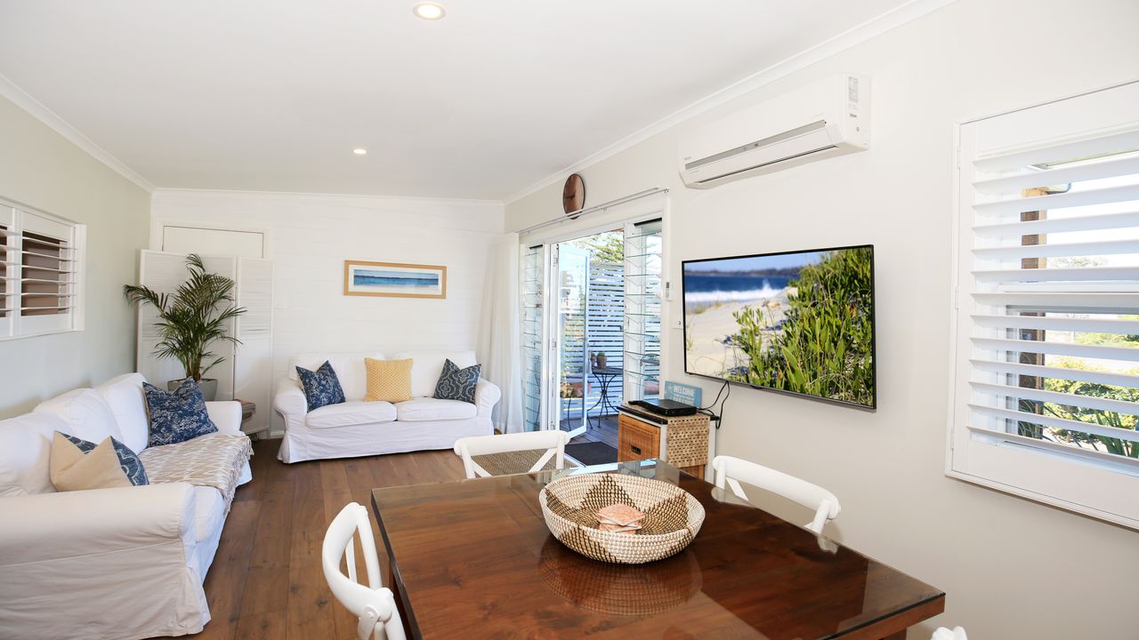 Jervis Bay Beach Shack – Pet Friendly – 1 Min Walk to Beach