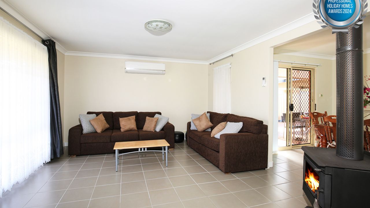 Kingfisher – Pet-Friendly – 10 Min Walk to Beach