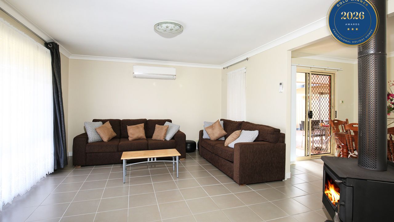 Kingfisher – Pet-Friendly – 10 Min Walk to Beach