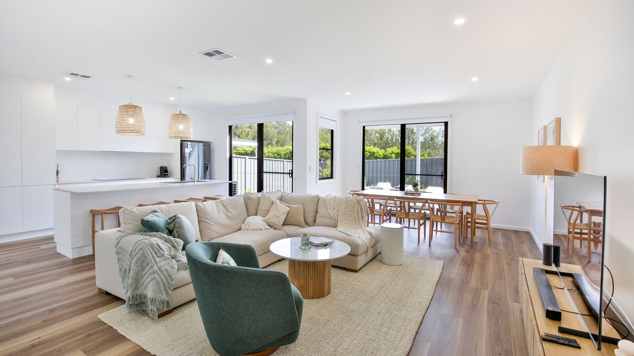 Kirkland – Pet Friendly – 5 Mins Walk to Beach