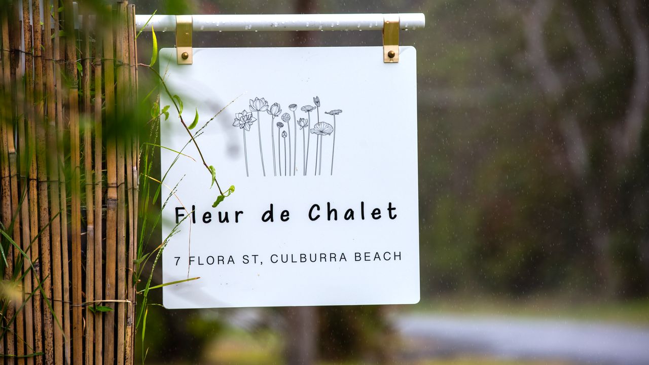 Fleur de Chalet – Pet Friendly – 10 Mins Walk to Beach
