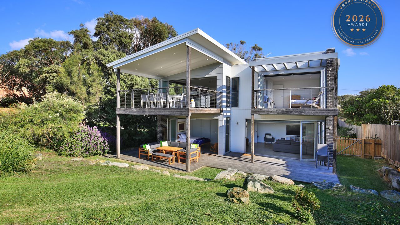 Oceanside – Pet Friendly Absolute Beachfront