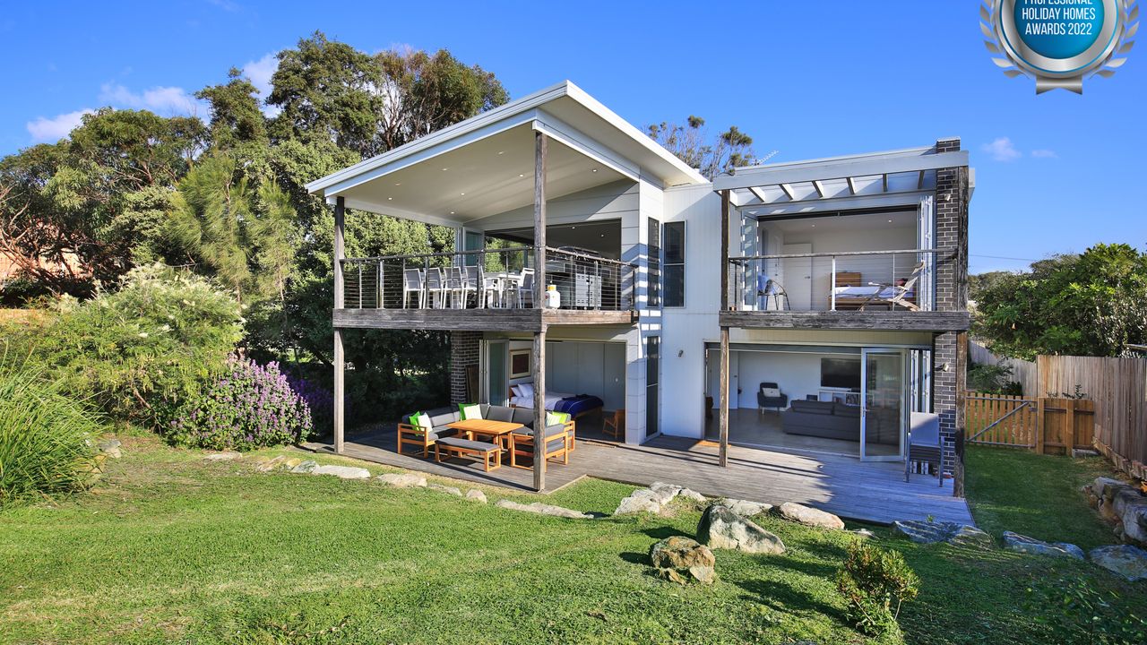 Oceanside – Pet Friendly Absolute Beachfront