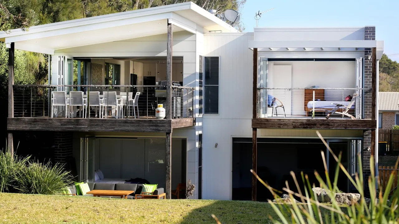 Oceanside – Pet Friendly Absolute Beachfront