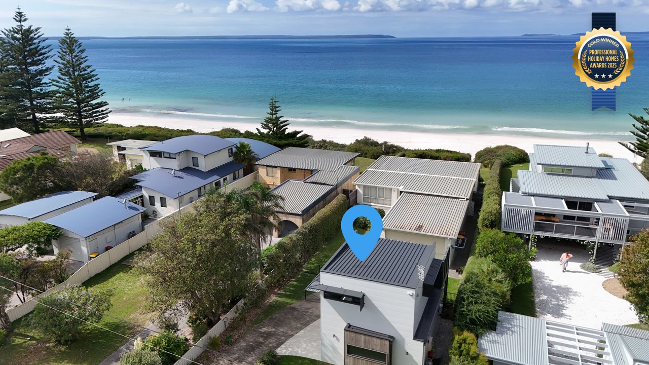 Azure Studio – Ocean Glimpses – 3 Mins Walk to Beach