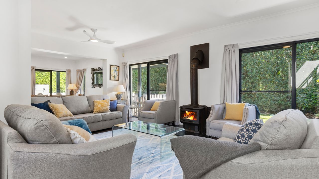 Jasmine House – Pet Friendly with Swimming Pool