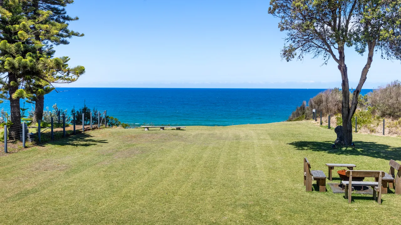 Amazing beach at your doorstep, Easy access to an amazing surf beach for surfing