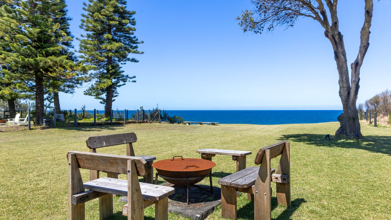 Amazing beach at your doorstep, Easy access to an amazing surf beach for surfing
