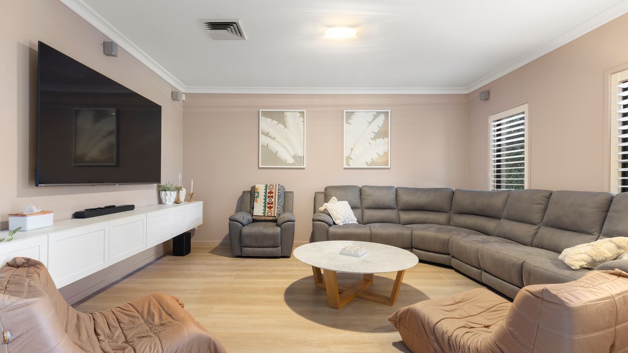 Water Lane – Swimming Pool – 4 Mins Walk to Bay