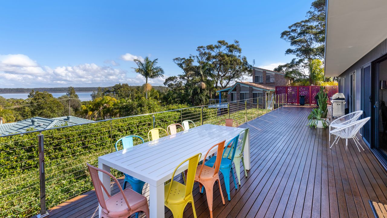 Lakeviews – Pet Friendly with Fireplace