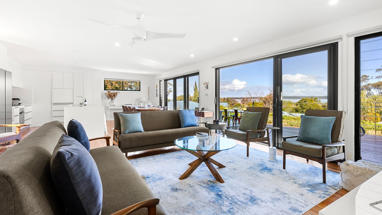 Lakeviews – Pet Friendly with Fireplace