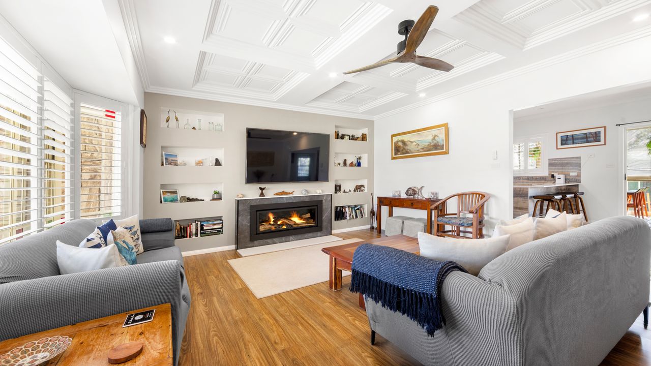Dolphin Cove – Pet Friendly with Fireplace