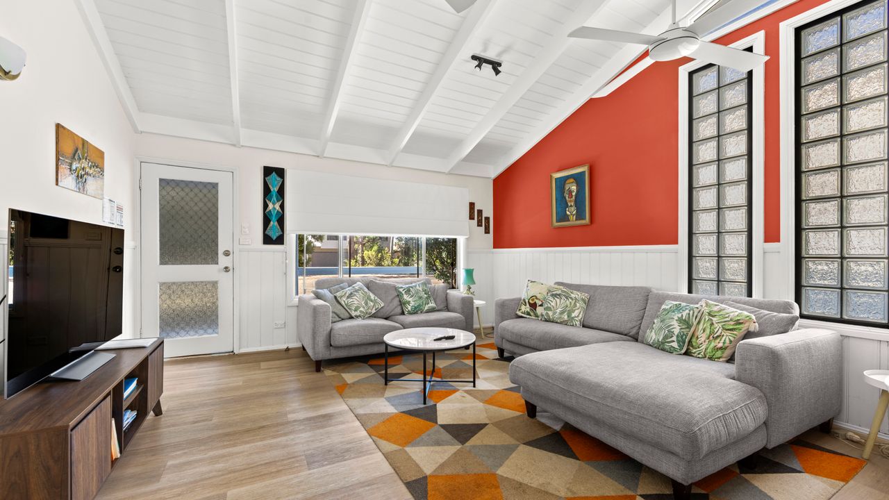 Happy House – Pet Friendly – 5 Min Walk to Beach